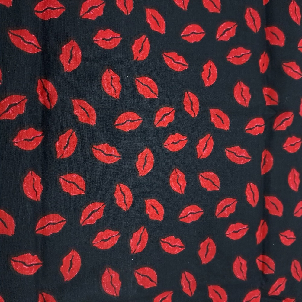 Vintage Red Lips Fabric 27"x44"‎ Black Novelty Print Sewing Quilting Rockabilly